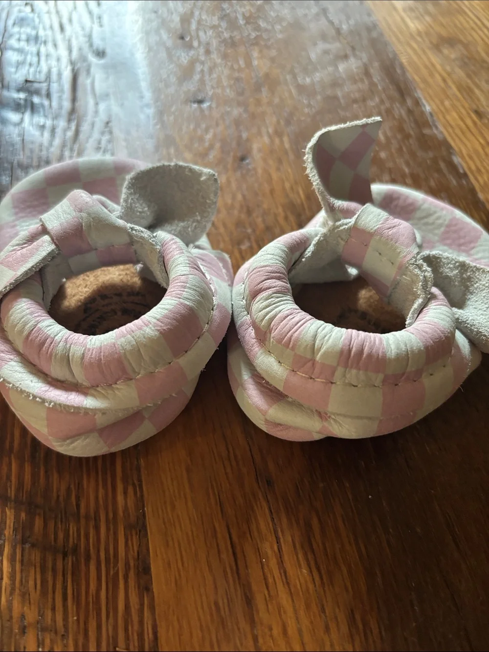 Freshly Picked Pink & White Checkerboard Bow Baby Moccasins size 1